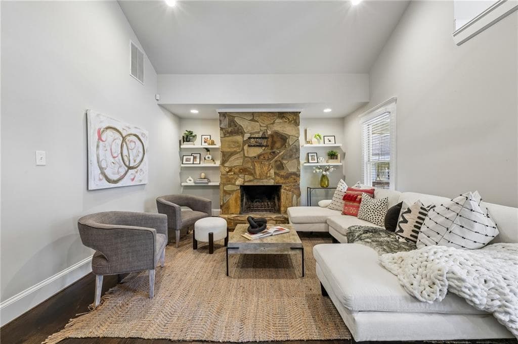 3 bedroom, 2 bathroom, 2,367 sq ft single family residence under contract at 692 Glenwood Avenue, Atlanta, GA 30312 — photo 5