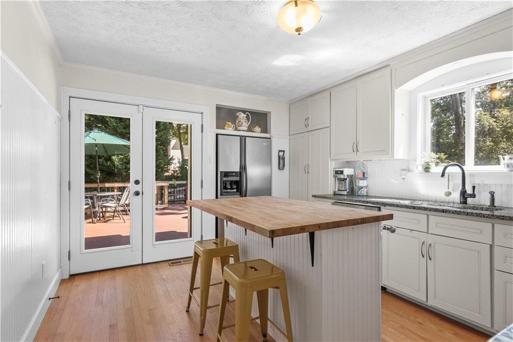 3 bedroom, 3 bathroom, 2,580 sq ft single family residence under contract at 2753 Holly Ridge Circle, Marietta, GA 30062 — photo 9