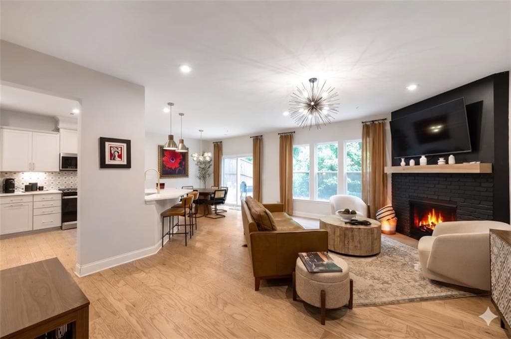 3 bedroom, 3 bathroom, 2,035 sq ft townhouse for sale at 517 Garvin Drive, Woodstock, GA 30189 — photo 3