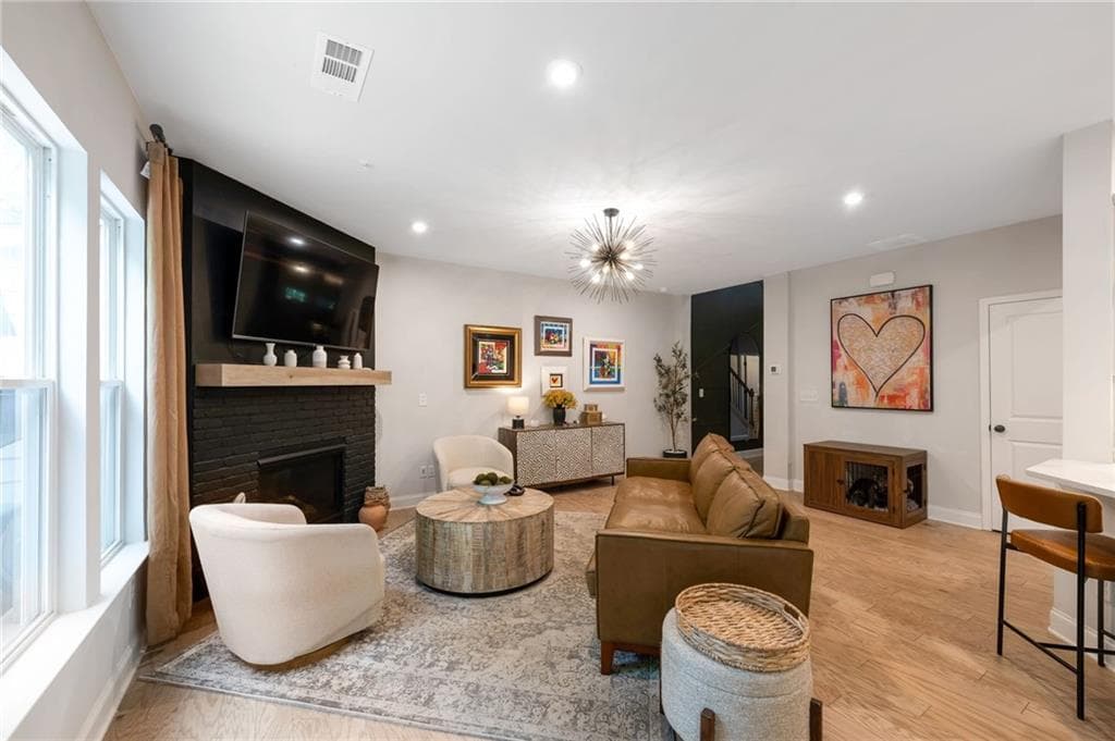 3 bedroom, 3 bathroom, 2,035 sq ft townhouse for sale at 517 Garvin Drive, Woodstock, GA 30189 — photo 4