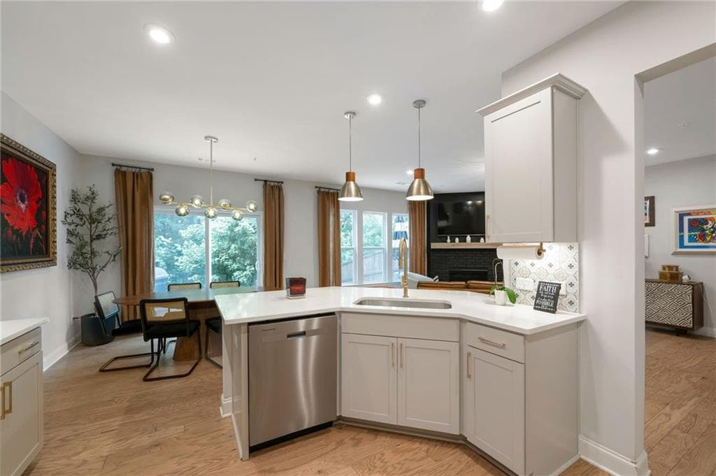 3 bedroom, 3 bathroom, 2,035 sq ft townhouse for sale at 517 Garvin Drive, Woodstock, GA 30189 — photo 7