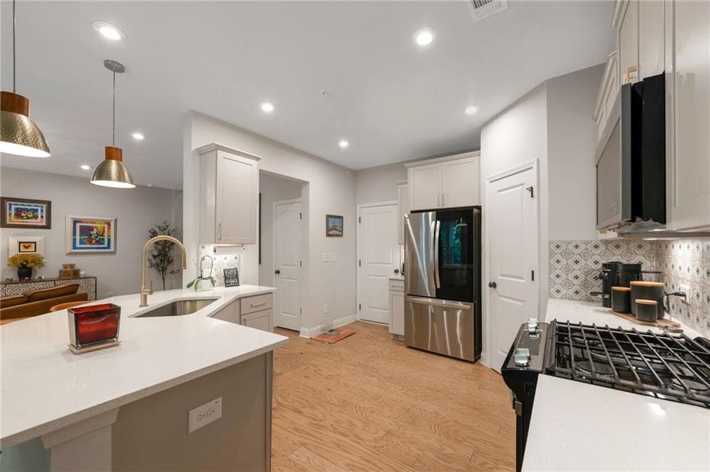 3 bedroom, 3 bathroom, 2,035 sq ft townhouse for sale at 517 Garvin Drive, Woodstock, GA 30189 — photo 9