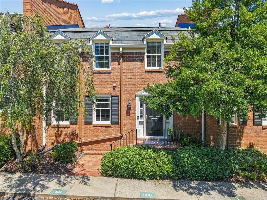 3 bedroom, 3 bathroom, 1,944 sq ft townhouse under contract at 4620 Wieuca Road 68, Atlanta, GA 30342 — photo 10