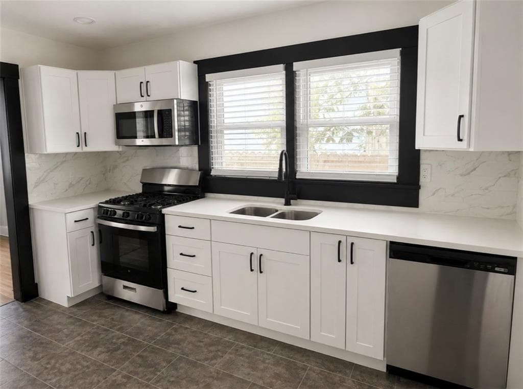 3 bedroom, 2 bathroom, 1,307 sq ft single family residence for sale at 1802 S Gordon Street, Atlanta, GA 30310 — photo 5