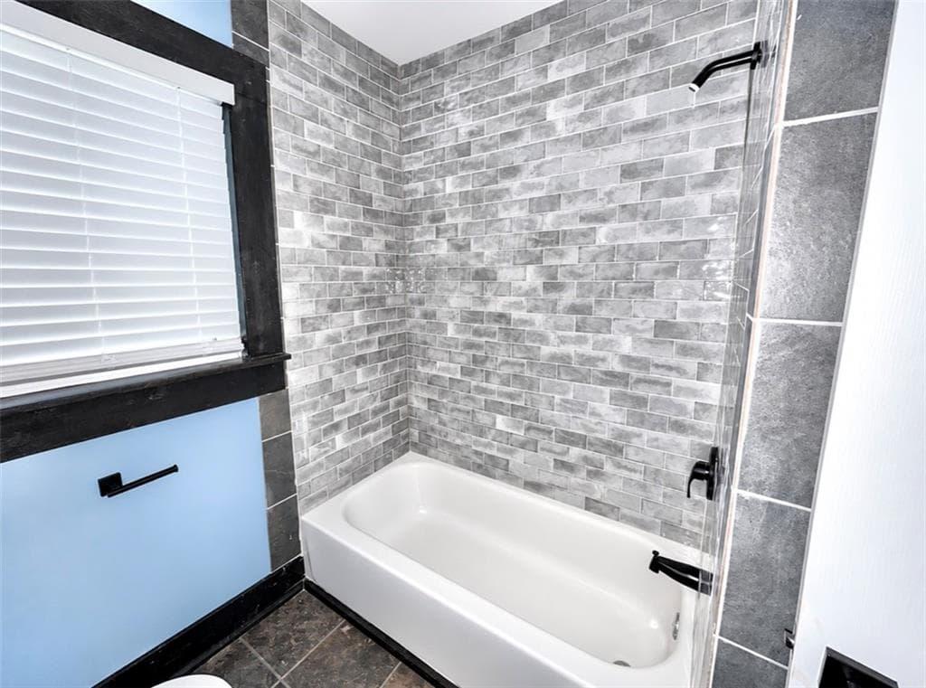 3 bedroom, 2 bathroom, 1,307 sq ft single family residence for sale at 1802 S Gordon Street, Atlanta, GA 30310 — photo 7