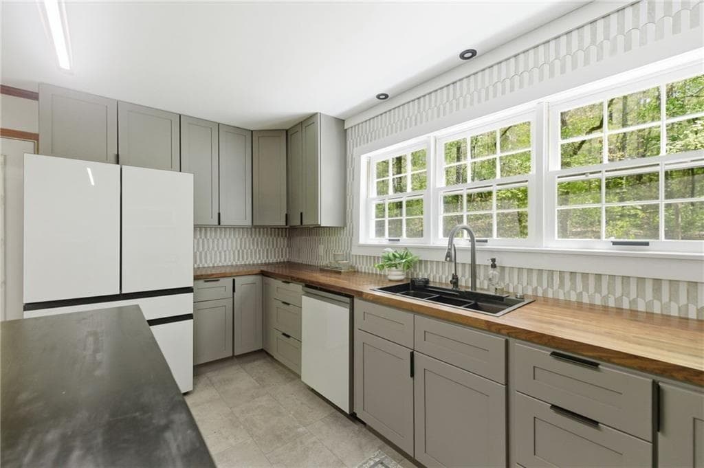 4 bedroom, 2 bathroom, 2,262 sq ft single family residence for sale at 5430 Bethlehem Road, Fairburn, GA 30213 — photo 7