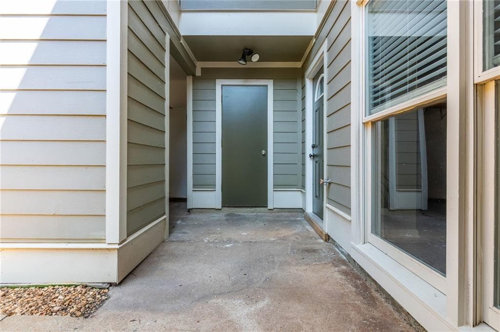 3 bedroom, 3 bathroom, 1,800 sq ft condominium for sale at 4939 Meadow Lane, Marietta, GA 30068 — photo 7