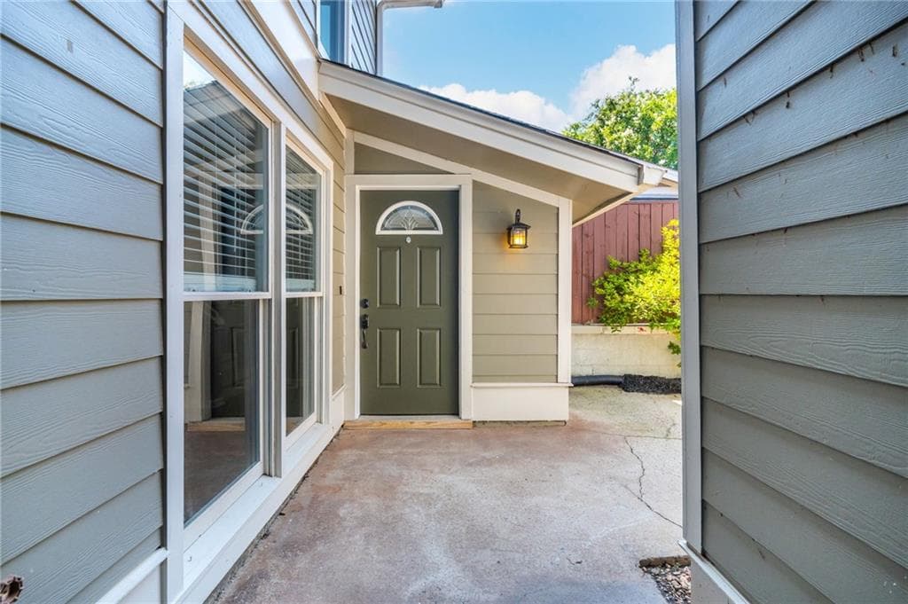 3 bedroom, 3 bathroom, 1,800 sq ft condominium for sale at 4939 Meadow Lane, Marietta, GA 30068 — photo 8