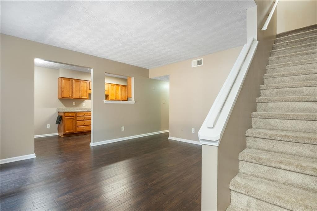 3 bedroom, 3 bathroom, 1,800 sq ft condominium for sale at 4939 Meadow Lane, Marietta, GA 30068 — photo 10
