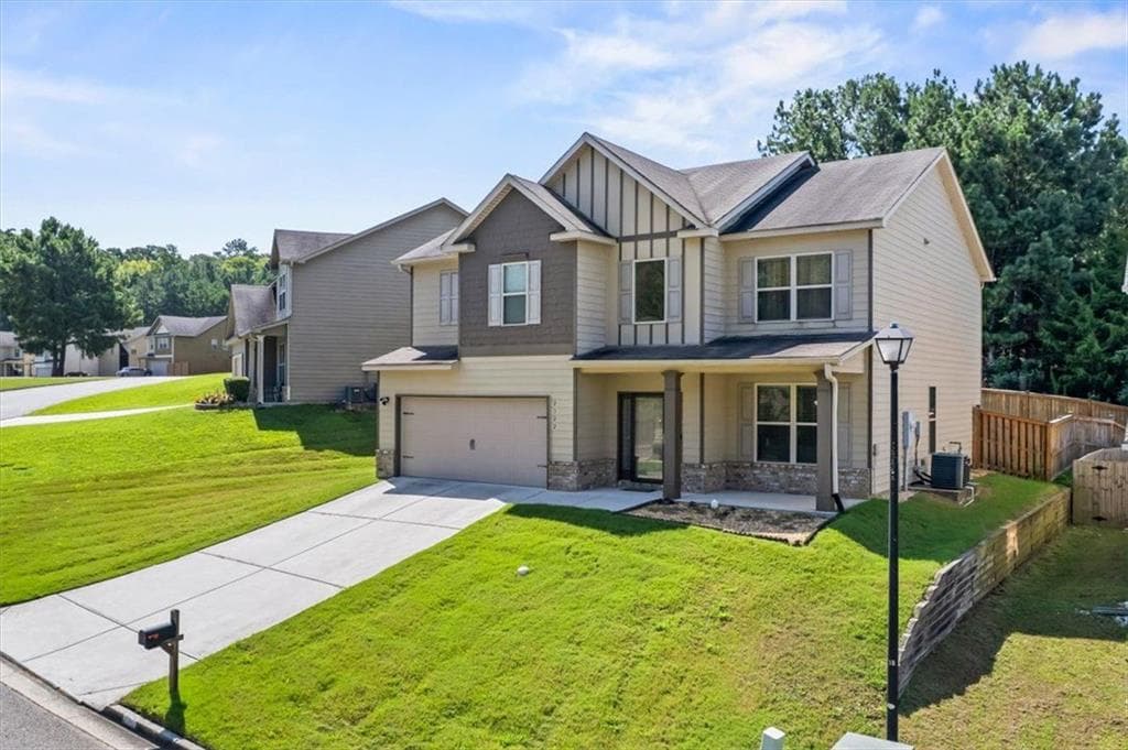 4 bedroom, 3 bathroom, 2,742 sq ft single family residence under contract at 2322 Jessica Lane, Fairburn, GA 30213 — photo 2