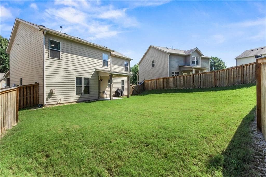 4 bedroom, 3 bathroom, 2,742 sq ft single family residence under contract at 2322 Jessica Lane, Fairburn, GA 30213 — photo 10