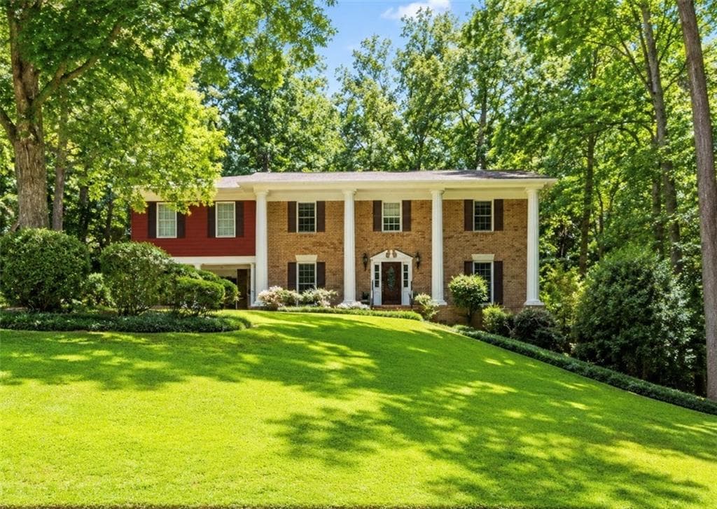 5 bedroom, 5 bathroom, 3,399 sq ft single family residence sold at 4925 Old House Trail, Atlanta, GA 30342