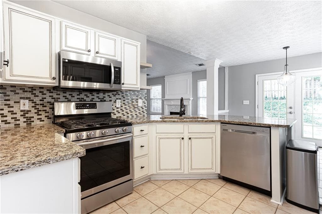 3 bedroom, 2 bathroom, 1,730 sq ft single family residence for sale at 1784 Chasewood Park Lane, Marietta, GA 30066 — photo 3