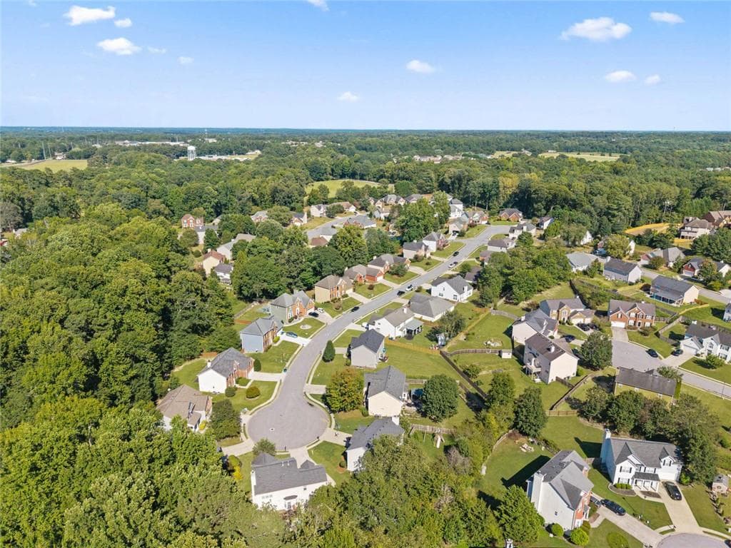 3 bedroom, 2 bathroom, 1,924 sq ft single family residence under contract at 1424 Oak Bend Way, Lawrenceville, GA 30045 — photo 6