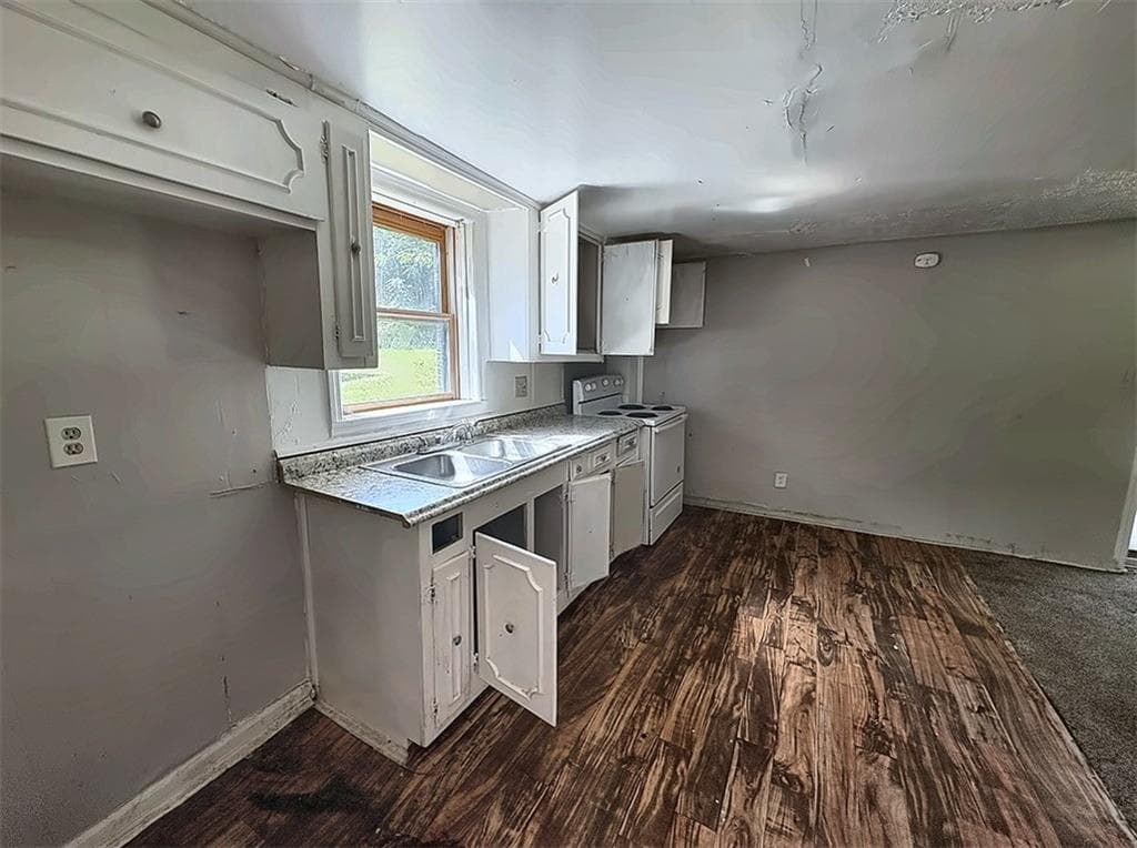 duplex for sale at 7126 Pineview Drive, Covington, GA 30014 — photo 5
