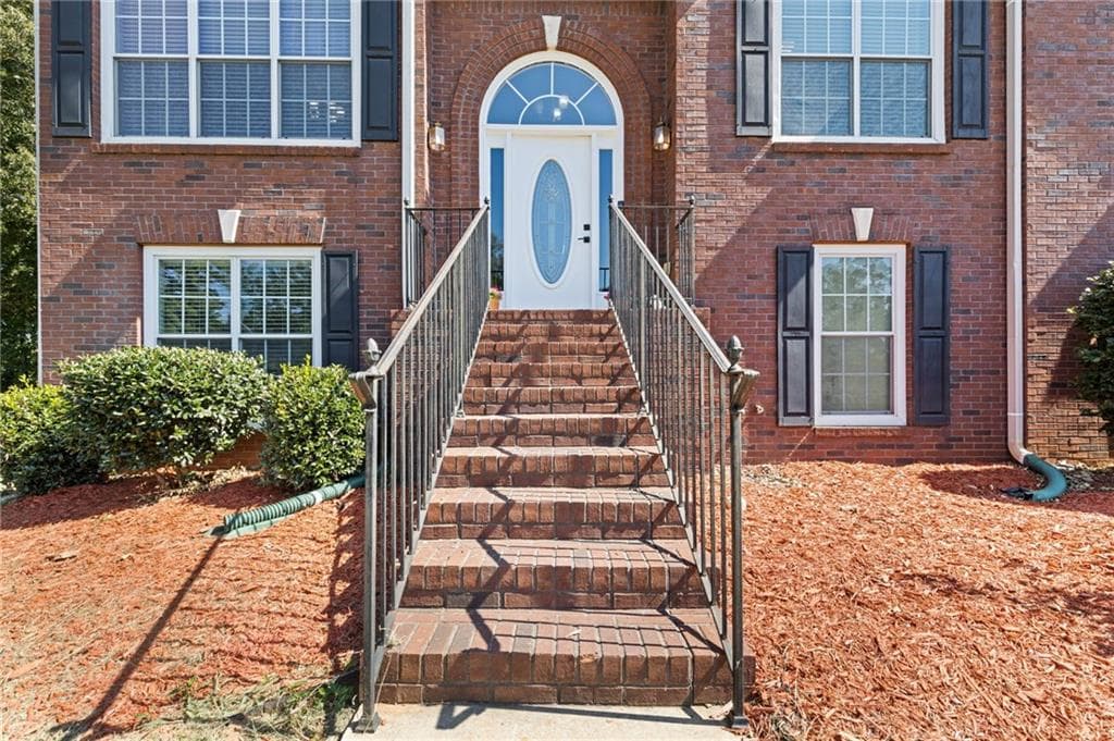 4 bedroom, 3 bathroom, 3,976 sq ft single family residence under contract at 3299 Kings Bay Court, Decatur, GA 30034 — photo 2