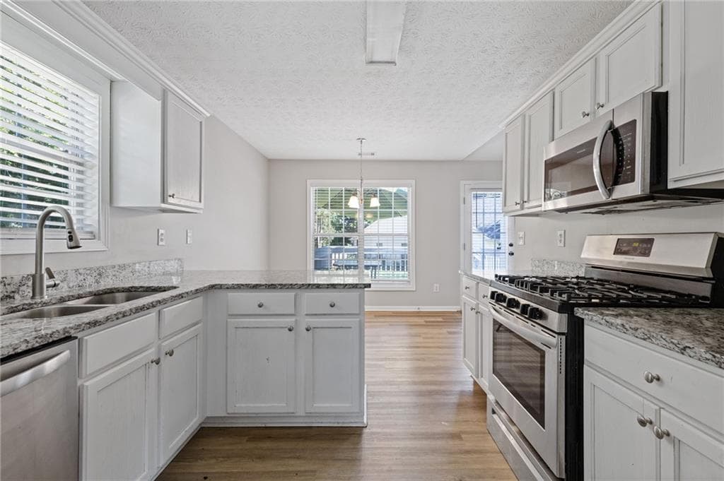 4 bedroom, 3 bathroom, 3,976 sq ft single family residence under contract at 3299 Kings Bay Court, Decatur, GA 30034 — photo 9