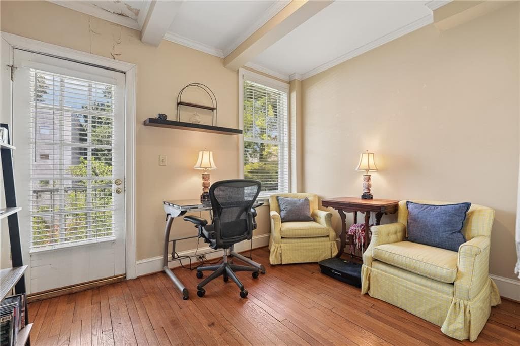 2 bedroom, 2 bathroom, 924 sq ft condominium for sale at 2840 Peachtree Road 410, Atlanta, GA 30305 — photo 2