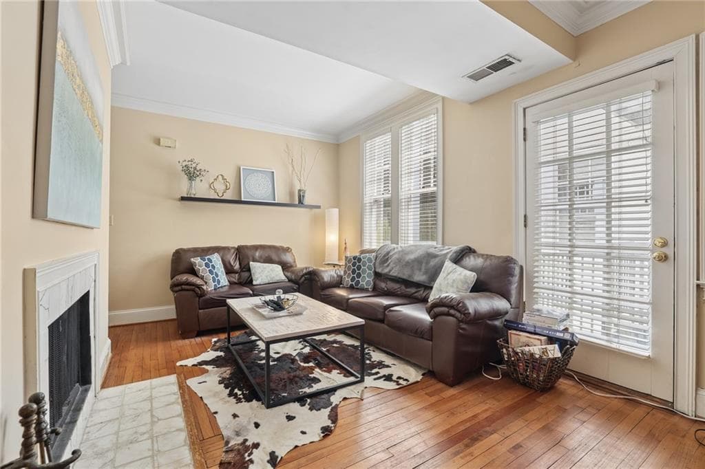 2 bedroom, 2 bathroom, 924 sq ft condominium for sale at 2840 Peachtree Road 410, Atlanta, GA 30305 — photo 8