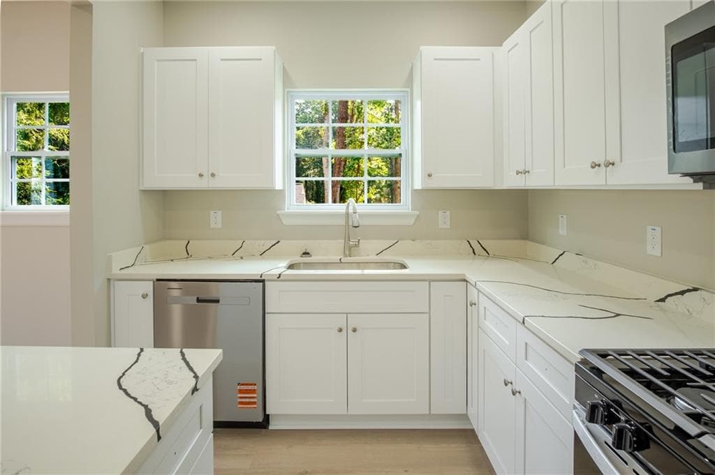 3 bedroom, 2 bathroom, 1,700 sq ft single family residence for sale at 177 Harriette Drive, Stockbridge, GA 30281 — photo 6