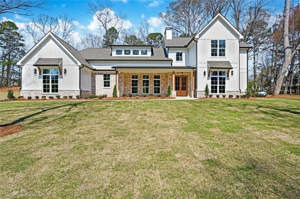 4 bedroom, 4 bathroom, 3,600 sq ft single family residence under contract at 273 Hickory Hills Drive, Jefferson, GA 30549