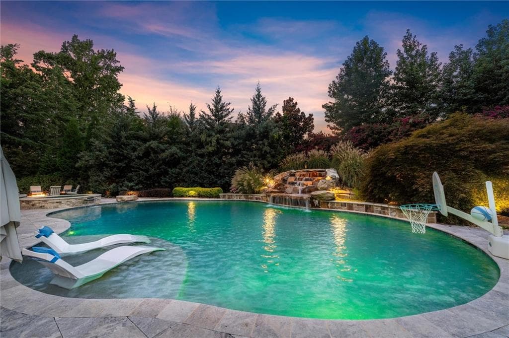 6 bedroom, 7 bathroom, 7,340 sq ft single family residence under contract at 11035 Bradford Lane, Suwanee, GA 30024 — photo 5
