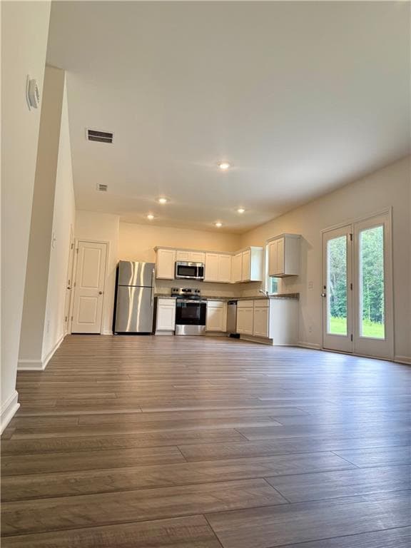 4 bedroom, 3 bathroom, 1,801 sq ft single family residence for sale at 38 Crescent Boulevard, Carrollton, GA 30116 — photo 3