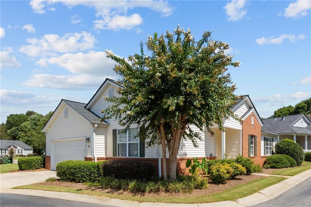 2 bedroom, 2 bathroom, 1,121 sq ft single family residence for sale at 201 Harmony Court, Milton, GA 30004 — photo 2