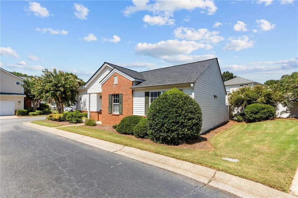 2 bedroom, 2 bathroom, 1,121 sq ft single family residence for sale at 201 Harmony Court, Milton, GA 30004 — photo 3
