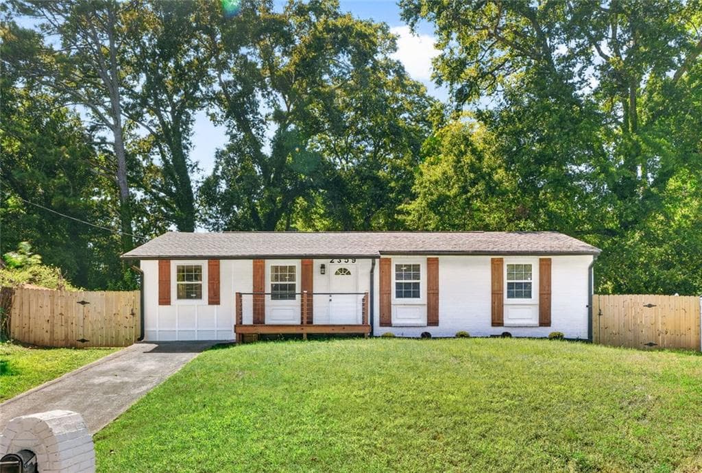 3 bedroom, 1 bathroom, 1,175 sq ft single family residence for sale at 2359 Baywood Drive, Atlanta, GA 30315 — photo 3