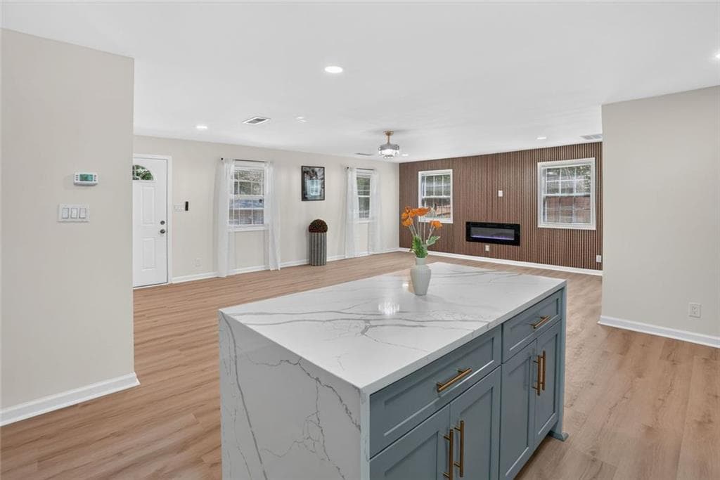3 bedroom, 1 bathroom, 1,175 sq ft single family residence for sale at 2359 Baywood Drive, Atlanta, GA 30315 — photo 4