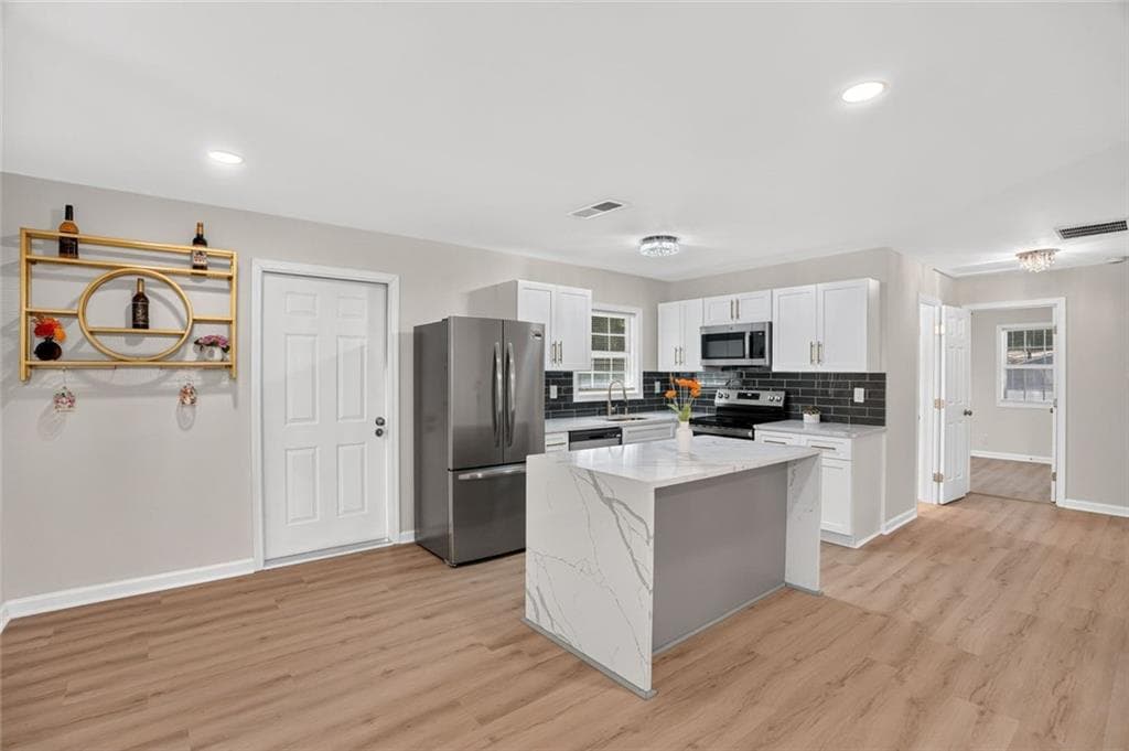 3 bedroom, 1 bathroom, 1,175 sq ft single family residence for sale at 2359 Baywood Drive, Atlanta, GA 30315 — photo 10