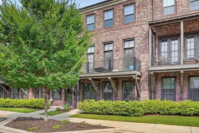 3 bedroom, 4 bathroom, 2,638 sq ft townhouse for sale at 883 Tisdale Trail, Marietta, GA 30068 — photo 2