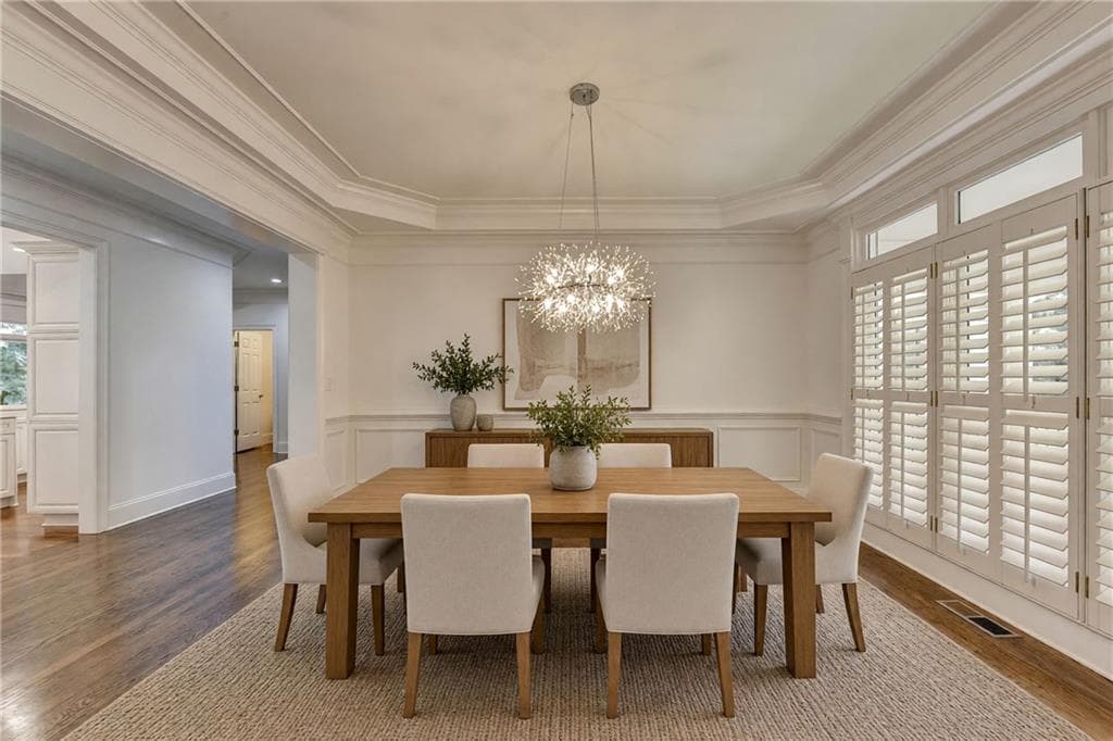 5 bedroom, 5 bathroom, 6,753 sq ft single family residence for sale at 7040 Laurel Oak Drive, Suwanee, GA 30024 — photo 6