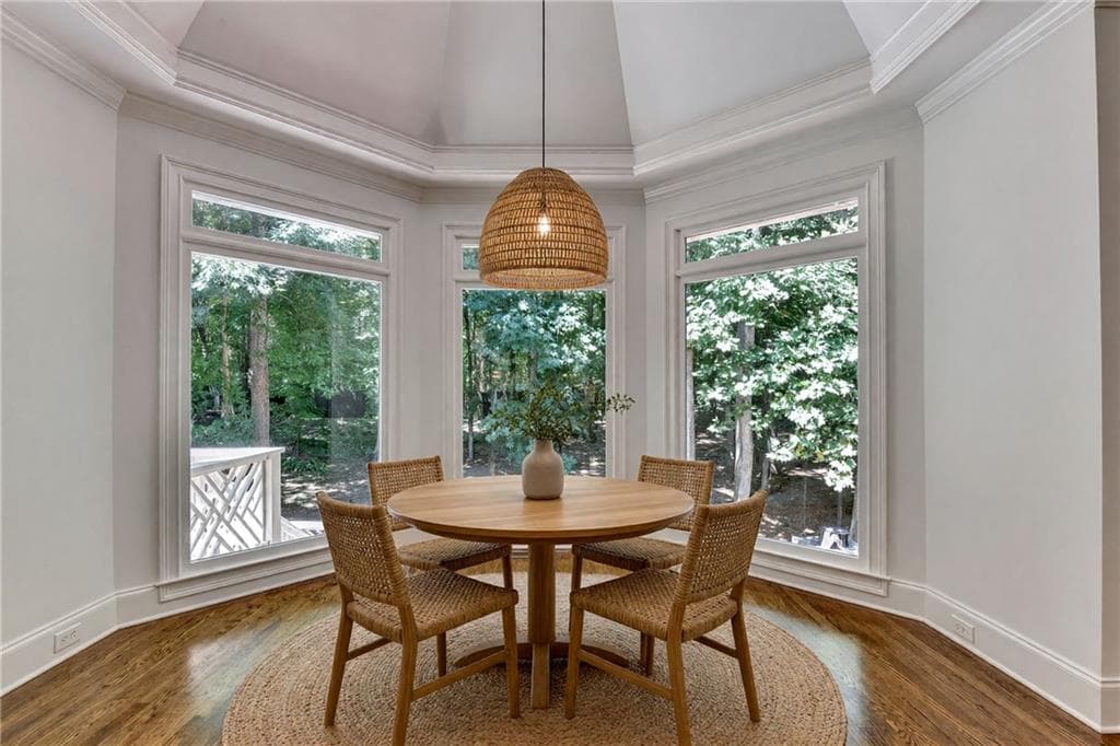 5 bedroom, 5 bathroom, 6,753 sq ft single family residence for sale at 7040 Laurel Oak Drive, Suwanee, GA 30024 — photo 9