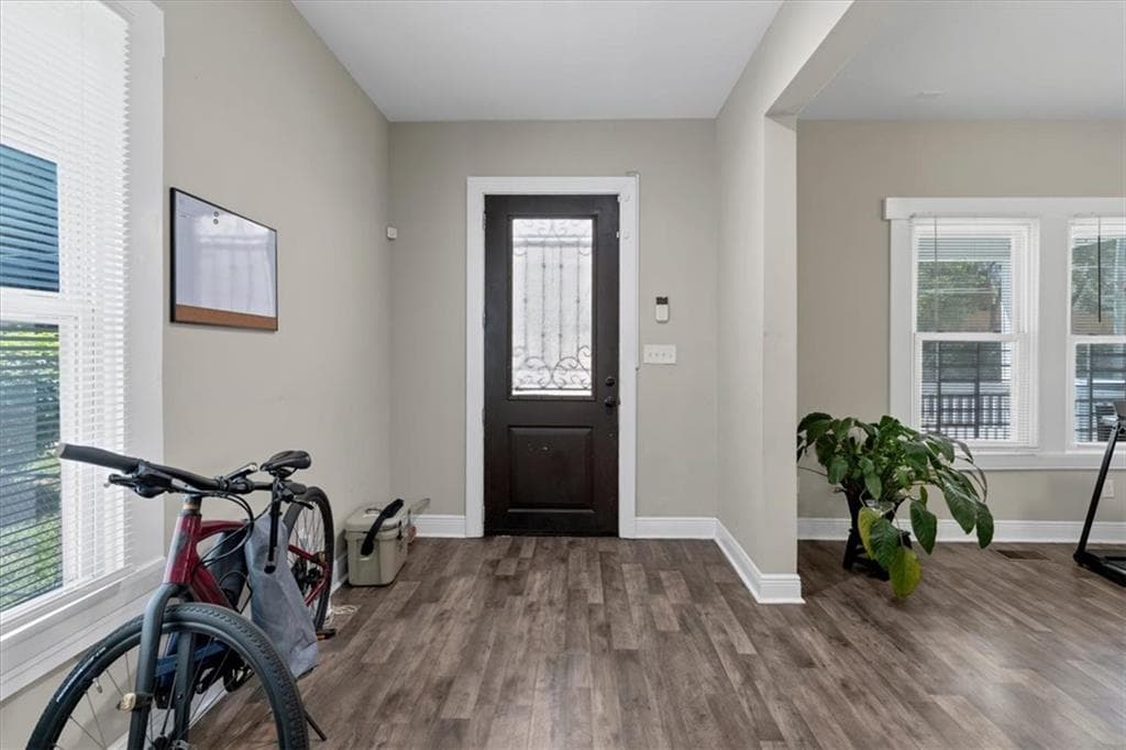 5 bedroom, 4 bathroom, 1,840 sq ft single family residence under contract at 893 Mitchell Street, Atlanta, GA 30314 — photo 6