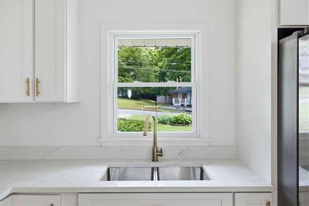 3 bedroom, 2 bathroom, 1,290 sq ft single family residence for sale at 2101 East Drive, Decatur, GA 30032 — photo 10