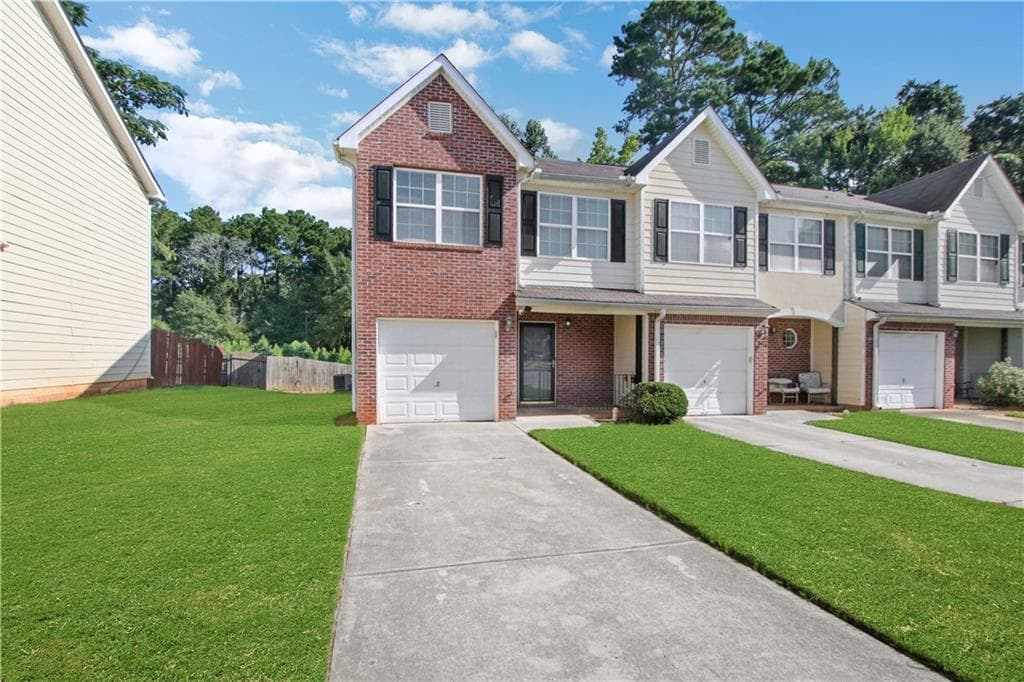 3 bedroom, 3 bathroom, 1,580 sq ft townhouse for rent at 762 Georgetown Court, Jonesboro, GA 30236 for $1,695 a month — photo 1 of 35