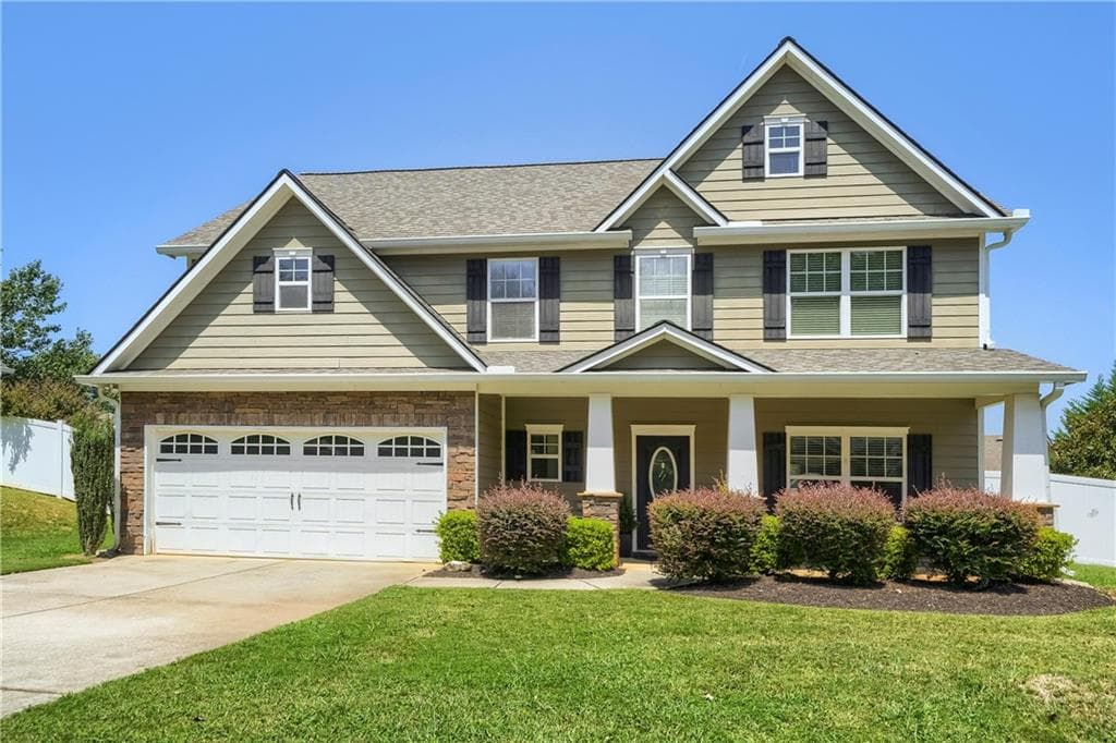 5 bedroom, 3 bathroom, 2,870 sq ft single family residence under contract at 98 Village Park Drive, Newnan, GA 30265 — photo 2