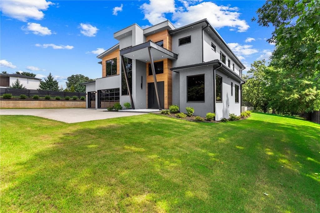 5 bedroom, 5 bathroom, 5,700 sq ft single family residence for sale at 5 Whitehead Road, Sugar Hill, GA 30518 — photo 4