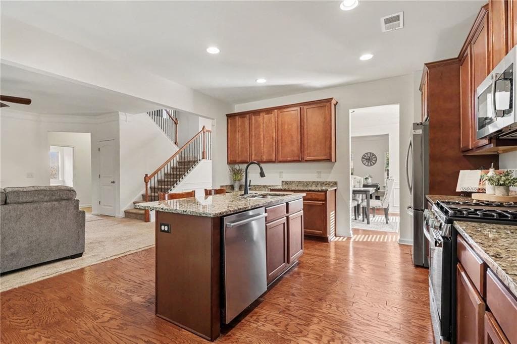 6 bedroom, 4 bathroom, 3,384 sq ft single family residence under contract at 364 Ivy Chase Loop, Dallas, GA 30157 — photo 10