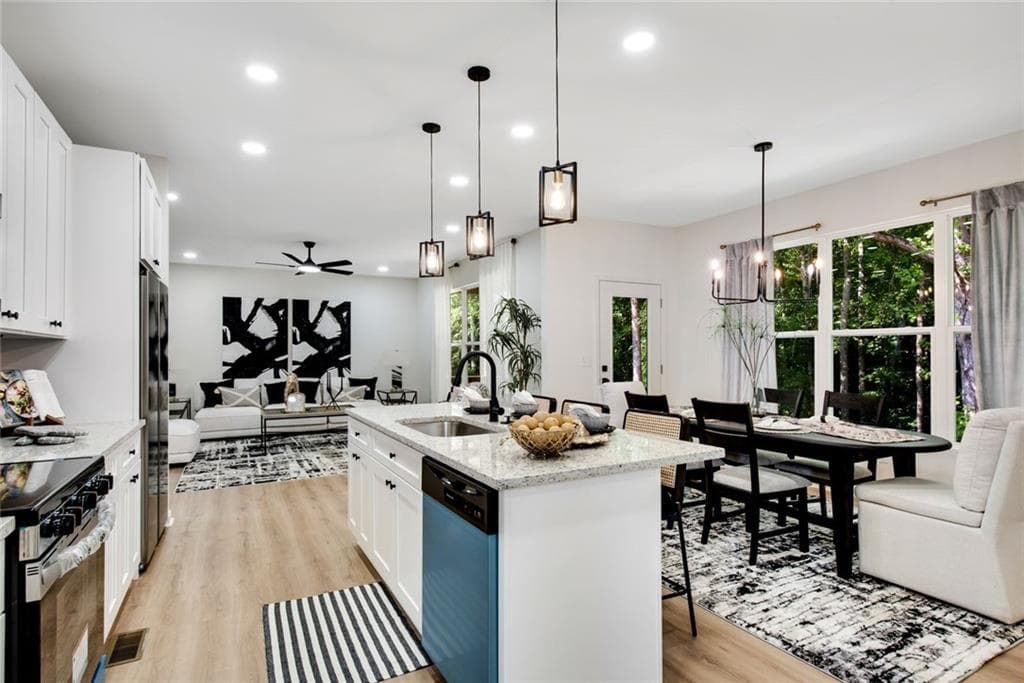 4 bedroom, 3 bathroom, 2,255 sq ft single family residence for sale at 3396 Ashford Loop, Ellenwood, GA 30294 — photo 9