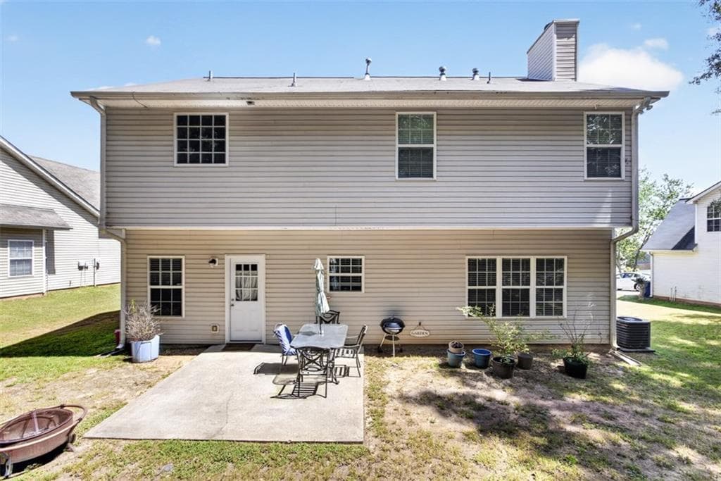 4 bedroom, 3 bathroom, 2,233 sq ft single family residence for sale at 35 Amherst Drive, Winder, GA 30680 — photo 5