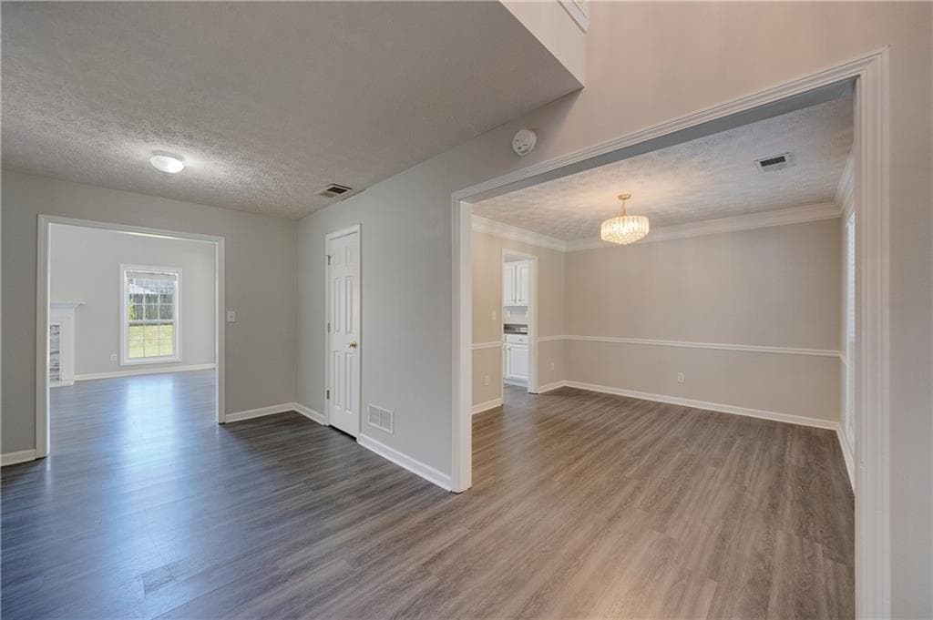 3 bedroom, 3 bathroom, 2,283 sq ft single family residence under contract at 6015 Farmwood Way, Mableton, GA 30126 — photo 8