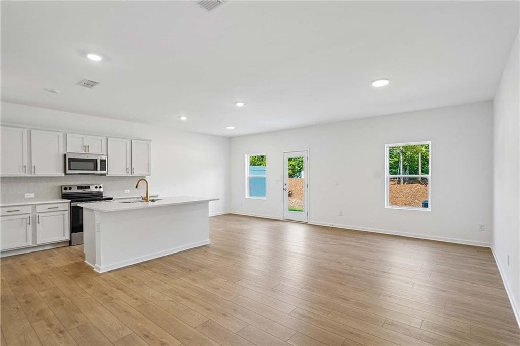 3 bedroom, 3 bathroom, 1,800 sq ft townhouse for sale at 235 Kinship Drive, Mableton, GA 30126 — photo 6