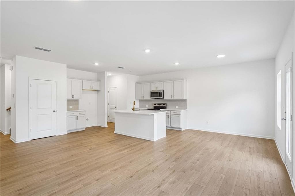 3 bedroom, 3 bathroom, 1,800 sq ft townhouse for sale at 235 Kinship Drive, Mableton, GA 30126 — photo 7
