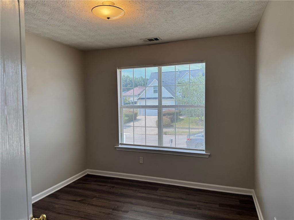 4 bedroom, 3 bathroom, 2,013 sq ft single family residence under contract at 334 Summer Hill Circle, Stockbridge, GA 30281 — photo 7