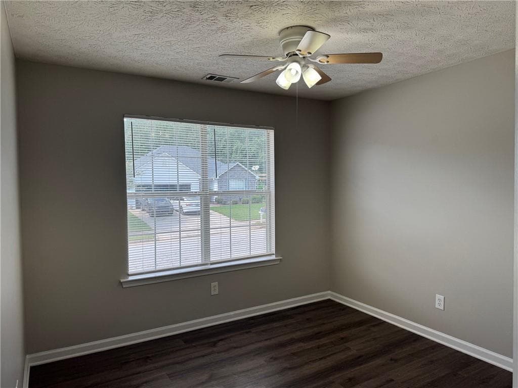 4 bedroom, 3 bathroom, 2,013 sq ft single family residence under contract at 334 Summer Hill Circle, Stockbridge, GA 30281 — photo 8