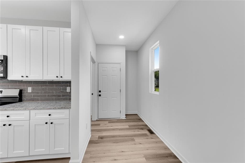 4 bedroom, 3 bathroom, 2,255 sq ft single family residence for sale at 3414 Ashford Loop, Ellenwood, GA 30294 — photo 9