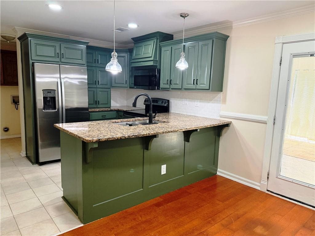 4 bedroom, 3 bathroom, 1,338 sq ft single family residence under contract at 2831 Pebblebrook Court, Buford, GA 30518 — photo 6